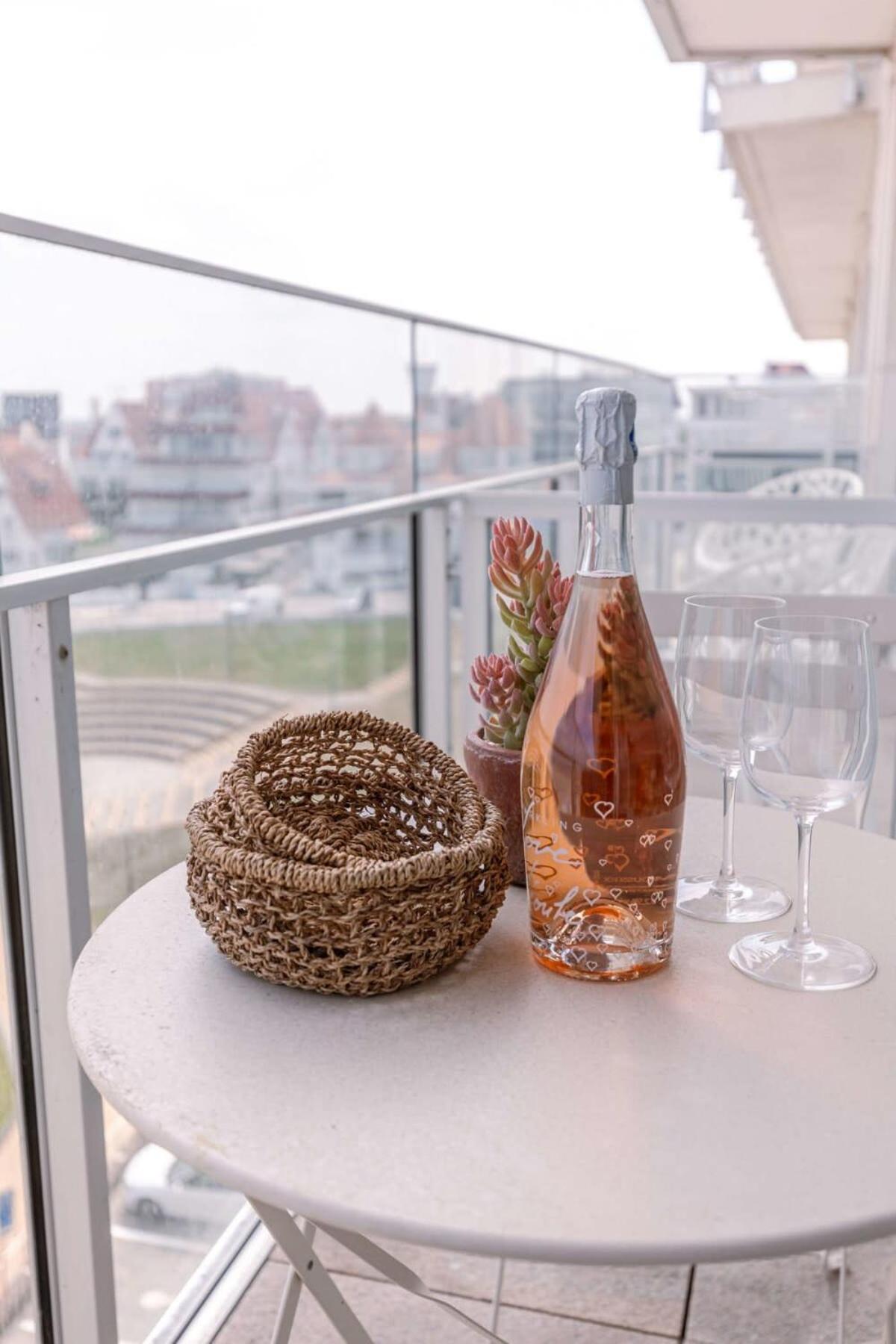 Stunning Studio With Sea-View And Terrace Apartman Knokke-Heist Kültér fotó